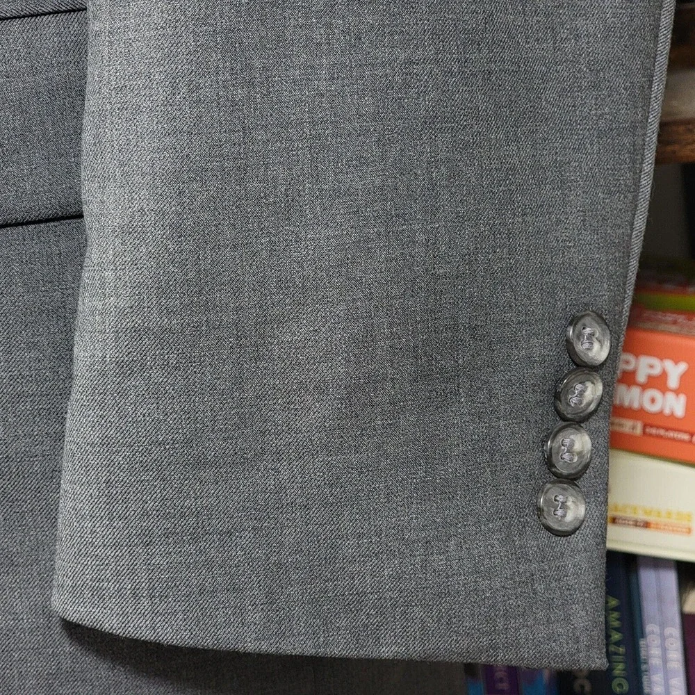 Joseph Abboud Men's Sport Coat Two Button Gray Zignone‎ Biella 110s Wool 42L